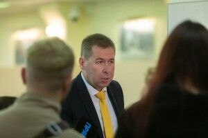 Адвокат Новіков у Верховному Суді: суспільство побачило докази фальсифікації санкцій проти Порошенка