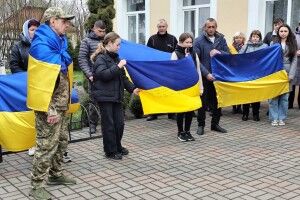 На Великдень - удома: волиняни зустріли воїна, звільненого з полону 