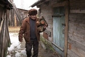 Вірші, пасіка та щоденна зарядка: як волинянин господарює на хуторі біля кордону (Відео)