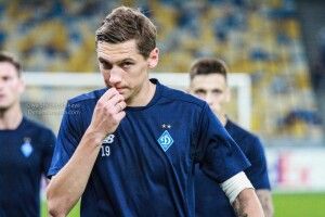 Денис Гармаш – герой «Динамо» у матчі з «Рухом» (Турнірна таблиця)