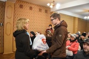 50 сімей, які виховують дітей із особливими потребами, отримали продуктові набори