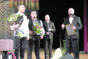 Олег Скрипка та Юрій Поліщук у Луцьку співали заради храму, де воскресатиме віра, розстріляна війною
