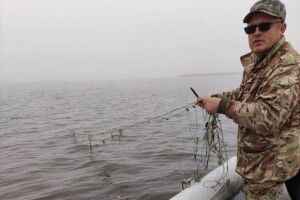 На Ратнівщині з озера дістали кількасот метрів браконьєрських сіток