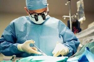 Спритний хірург випалював свої ініціали на органах пацієнтів