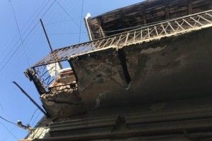 У Франківську разом із пенсіонеркою обвалився балкон