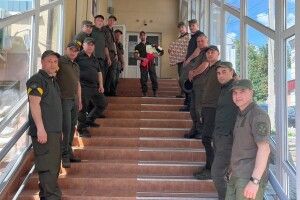 У луцькому ЦНАПі одружився військовий (Фото)