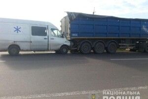 На Рівненщині зіткнулися маршрутка, мікроавтобус та вантажівка