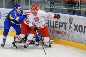 Боляче, але очікувано: поляки взули українців у хокей із рахунком 5:1