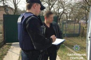 Сьогодні посеред білого дня вулицями Рівного «гасав» водій «під кайфом» (фото)