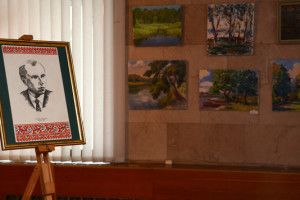 «Україна – це дуб, який єднає землю та небо...» (фото та відео з виставки)