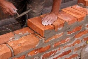 Смерть на будмайданчику: на робітника впала металева конструкція 