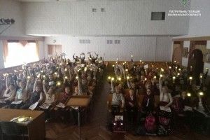 Дітям - флікери, хворим - кров, сумлінним водіям - наліпки