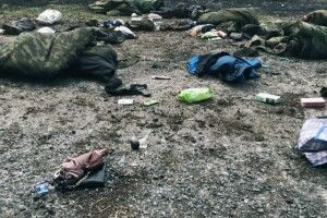 «Жіноча сумочка та рожева парасолька»: ЗСУ показали поле бою після знищення окупантів