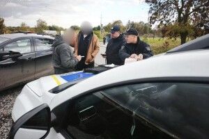 На Волині п’яний водій заснув посеред проїжджої дороги