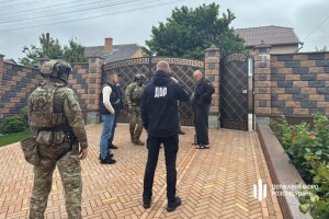 По сусідству з Волинню в колишнього директора лісгоспу вилучили понад 44 мільйони гривень