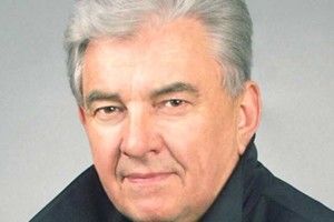 Цвітуть багряні хризантеми,