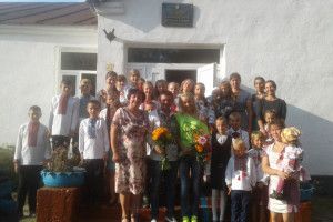 Співак-воїн Адам Горбатюк заспівав у школі, яку чиновники хочуть закрити
