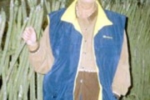 І МОЛОДЯТ  БЛАГОСЛОВЛЯЄ,  І ПРО СІМ’Ю ДБАЄ