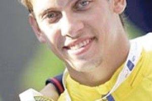 СТРИБНУВ У ВОДУ, ЩОБ ДІСТАТИ ДВА «ЗОЛОТА»