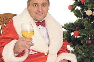 ХТО ПРИНОСИТЬ ПОДАРУНКИ ДІДУ МОРОЗУ?