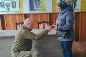 Матері загиблого воїна з Волині вручили державну нагороду