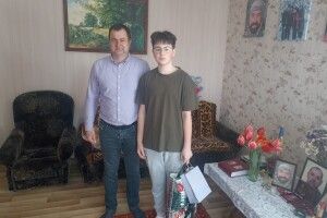 Очільник громади на Волині привітав сина загиблого Героя 