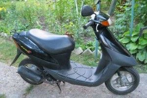 Поки клесовчанин пірнав у ставку, його скутеру приробили ноги