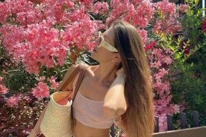 Поки Ребров шукає роботу, його красуня дружина відпочиває на турецькому пляжі (Фото)