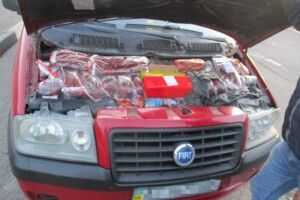 На кордоні з Польщею прикордонники знайшли приховані товари (Фото)