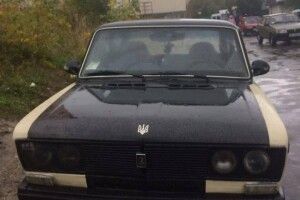 Водій «Жигуля» мав тризуба на капоті, а в кишенях – наркоту (фото)