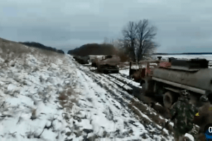 Українці розбомбили бензовози окупантів на Чернігівщині (Відео)