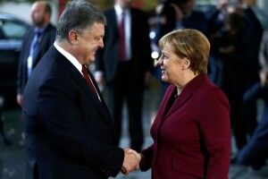 Порошенко першим прибув до резиденції Меркель