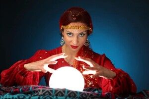 «Ясновидиця» виманила 70 тисяч гривень у жінки, яка шукала зниклого військового