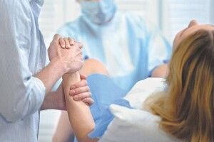 Коронавірус не завада: у Луцькому пологовому ходять на партнерські пологи