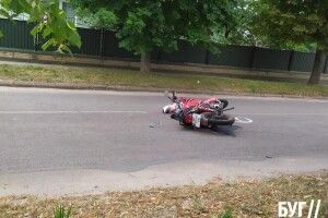 У селищі на Волині мотоцикліст в’їхав у мінівен: водій отримав важкі травми