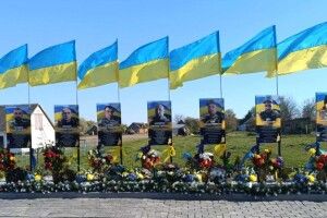У села на Волині відкрили Алею пам'яті полеглих Героїв