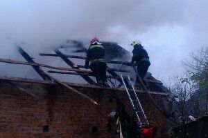 У Дубні горів будинок (фото)