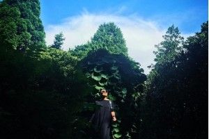 Йолка працює в Росії, а відпочиває в Україні (Фото)