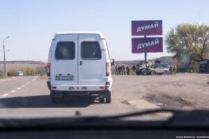 «Вдома на лінії фронту». Як голосують у Новотроїцькому