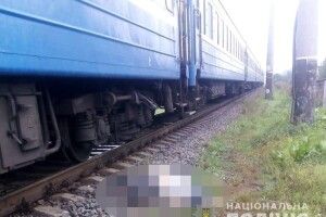На Волині під поїзд кинувся пенсіонер: він загинув миттєво