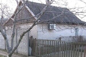 На Запоріжжі група неповнолітніх катувала підлітка: змушували їсти недопалки, які ще тліли (Відео)