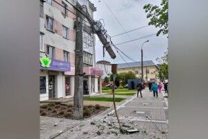 У Луцьку на Винниченка впала електроопора