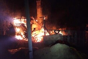 На Дубенщині вночі горіло приватне господарство (Фото)