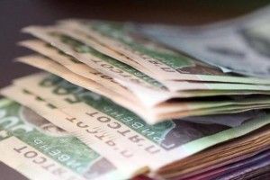 Зарплата українців зросла в травні на 14%