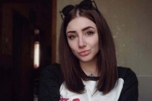 «Пишу курсову роботу еб***ю українською мовою»: студентка з Харкова потрапила у скандал (Відео)