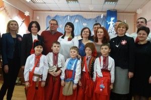 У Горохові завдяки благодійній коляді зібрали значну суму для хворої дівчинки