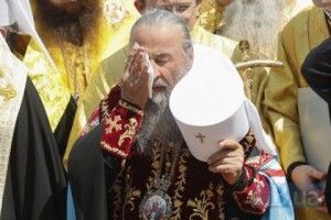 Священники УПЦ МП закликали Онуфрія вийти з РПЦ: «гірший за вітчима» (Відео)