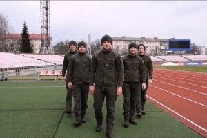 П’ятеро військовослужбовців з Луцька пробігли 7 кілометрів на підтримку побратимів (Відео)