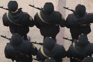 У Донецьку окупанти ставлять на військовий облік хлопців 2006 року народження