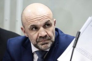 Підозрюваний в організації вбивства Катерини Гандзюк просить Зеленського відпустити його на фронт